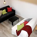 Accueillant A 70 M² Avec Jardin Privatif 公寓