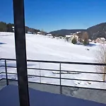 Accueillant A 70 M² Avec Jardin Privatif 公寓