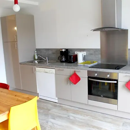 Accueillant à 70 M² Avec Jardin Privatif Appartement