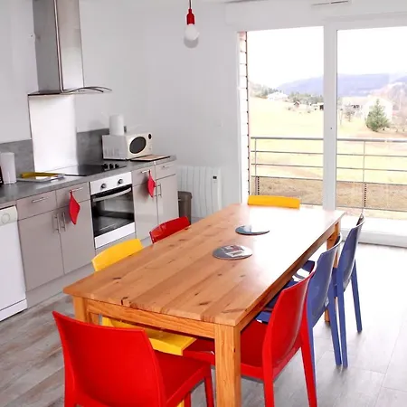 Apartment Accueillant A 70 M² Avec Jardin Privatif *