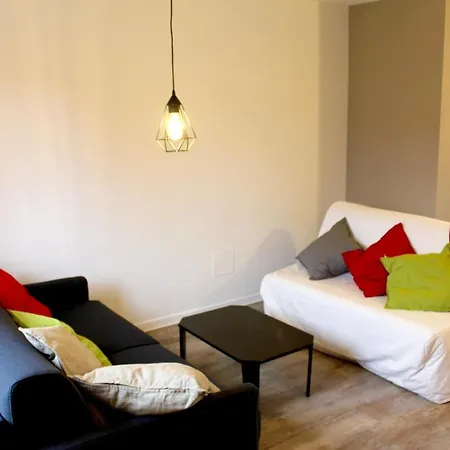 Accueillant à 70 M² Avec Jardin Privatif