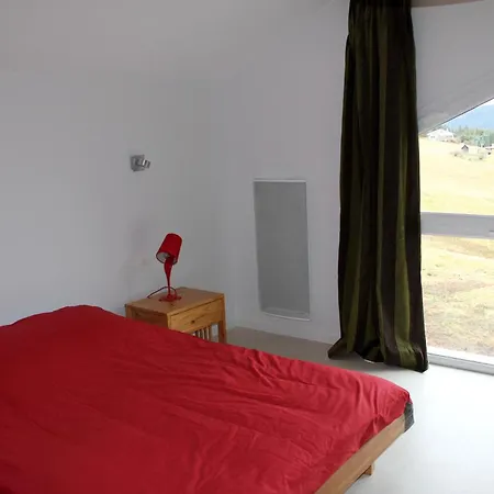 Accueillant à 70 M² Avec Jardin Privatif