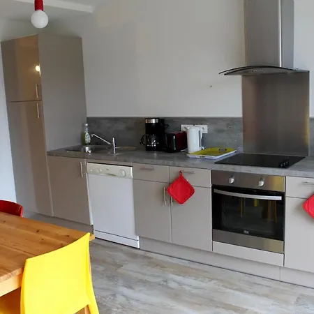 Accueillant à 70 M² Avec Jardin Privatif Appartement