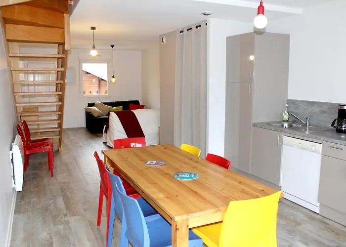 Accueillant A 70 M² Avec Jardin Privatif