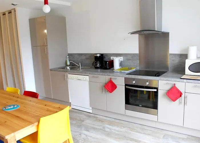 Accueillant A 70 M² Avec Jardin Privatif Apartmán